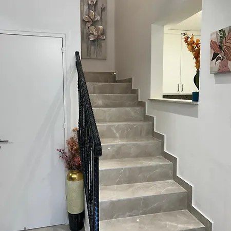 Luxury Kouklia Maisonette Apartment *